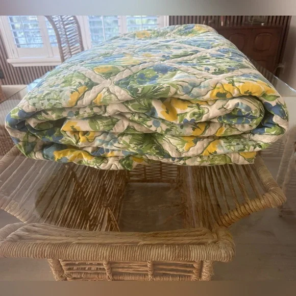 Vintage 1970’s Nettle Creek Lattice King Quilt - Picture 3 of 4